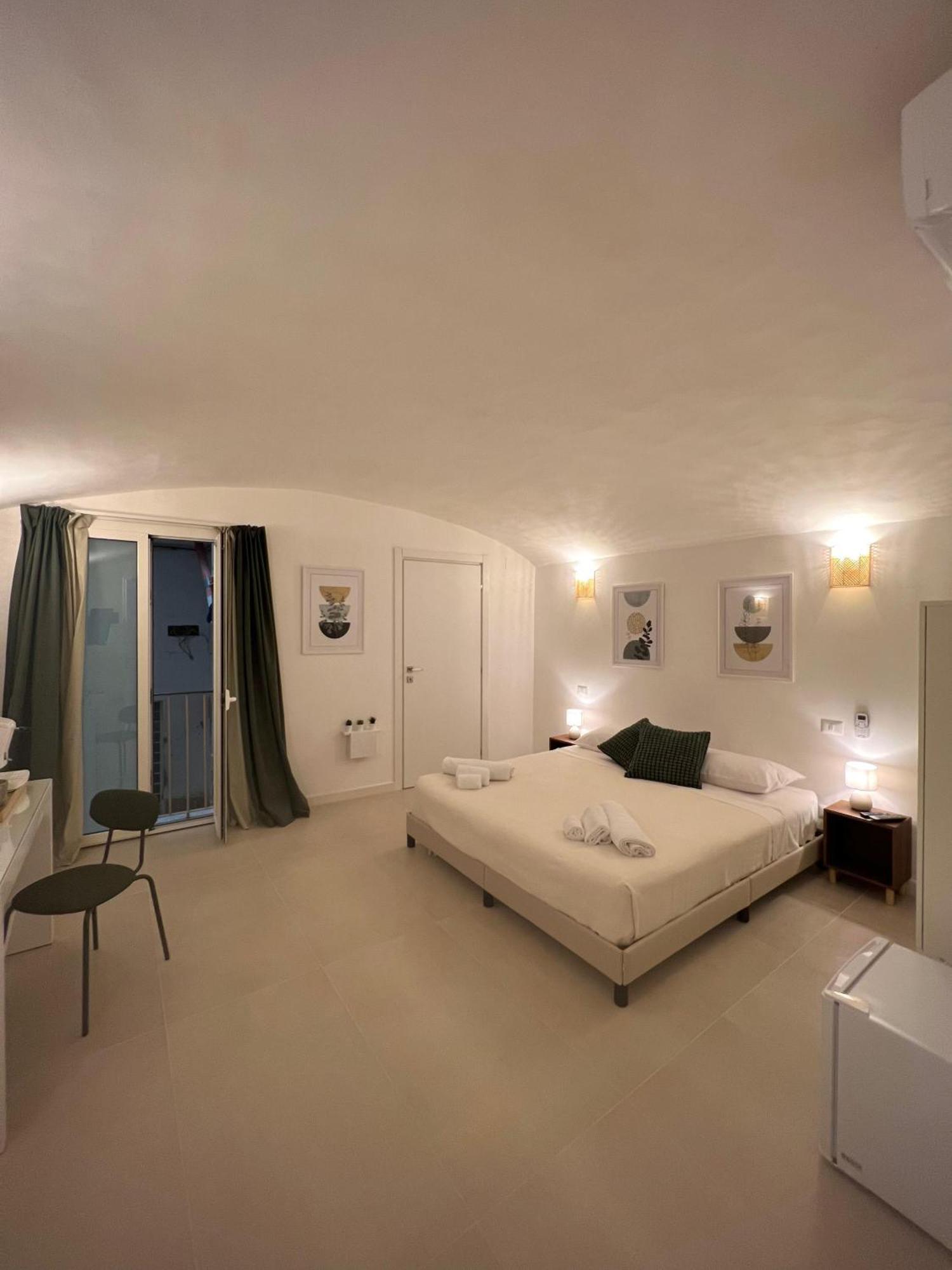 Badri Hotel Bari Buitenkant foto